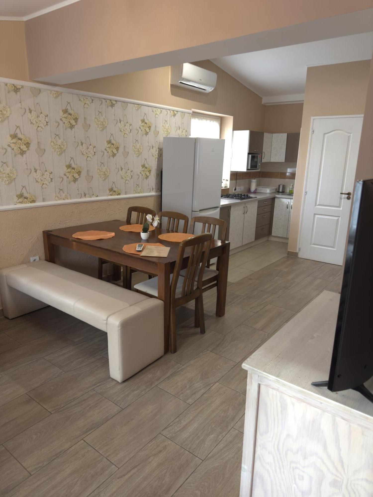 Rozsa Apartman Alsóörs Стая снимка