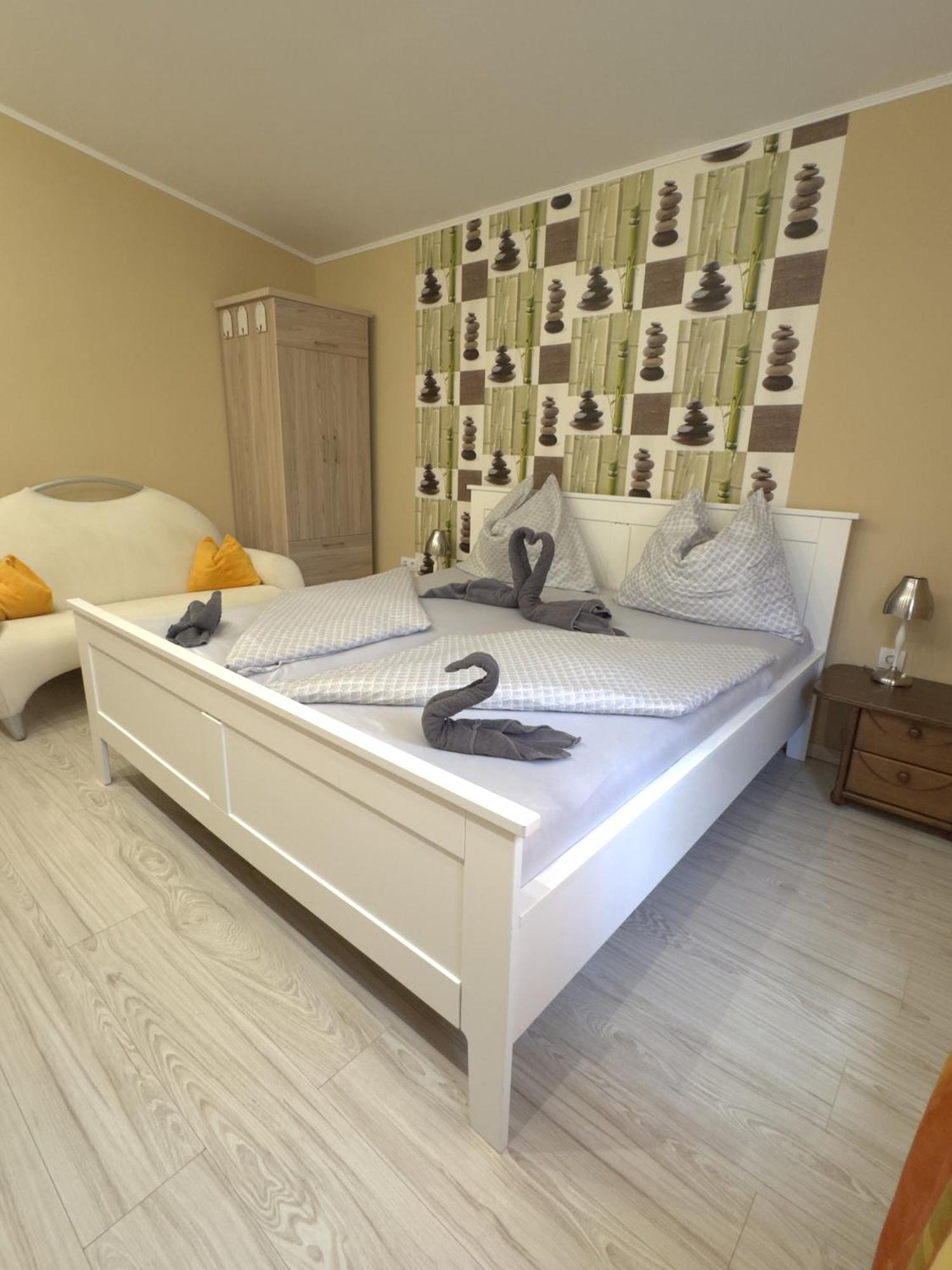 Rozsa Apartman Alsóörs Стая снимка