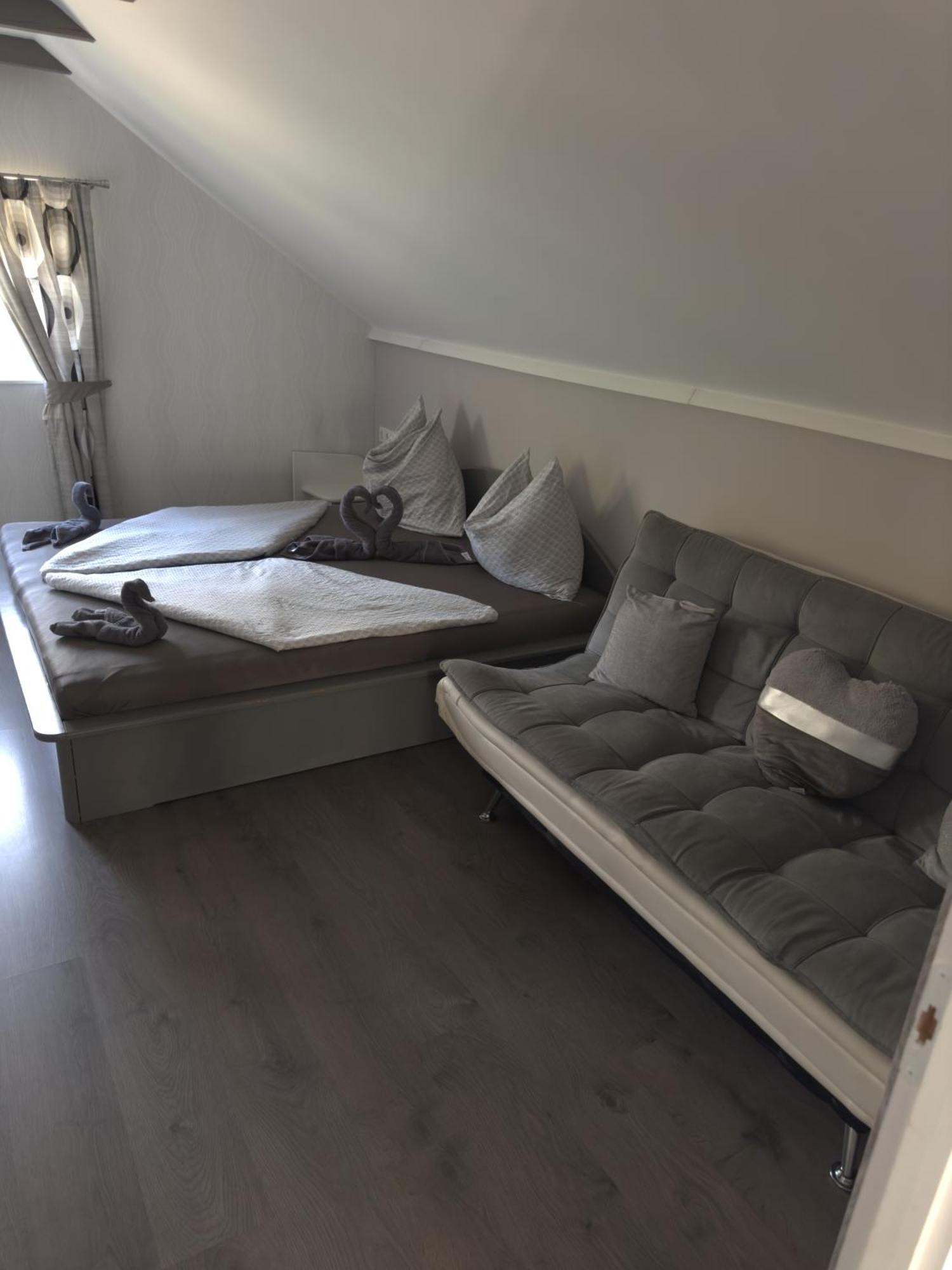 Rozsa Apartman Alsóörs Стая снимка