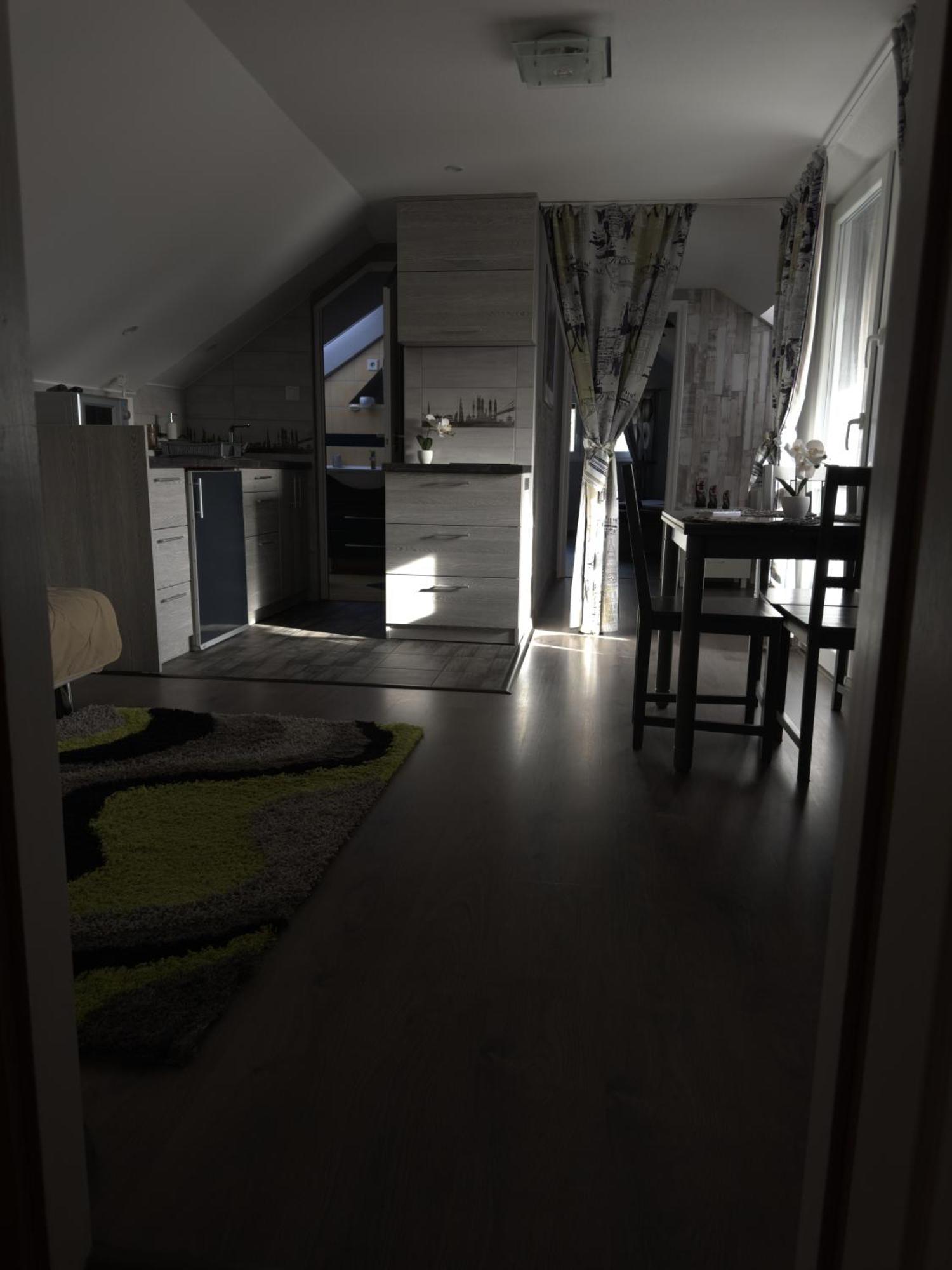 Rozsa Apartman Alsóörs Стая снимка
