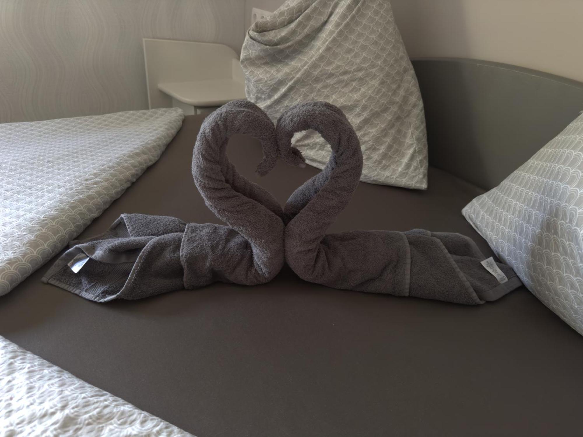 Rozsa Apartman Alsóörs Стая снимка
