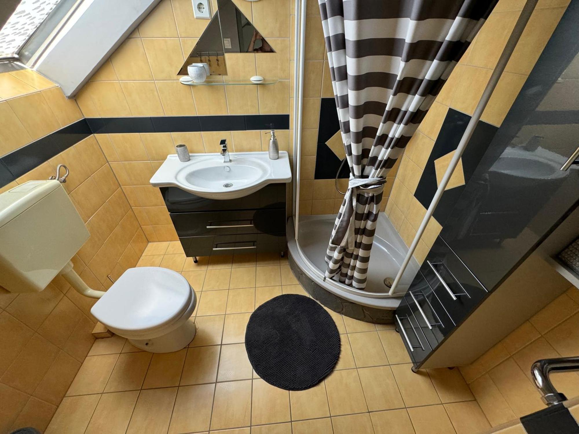 Rozsa Apartman Alsóörs Стая снимка